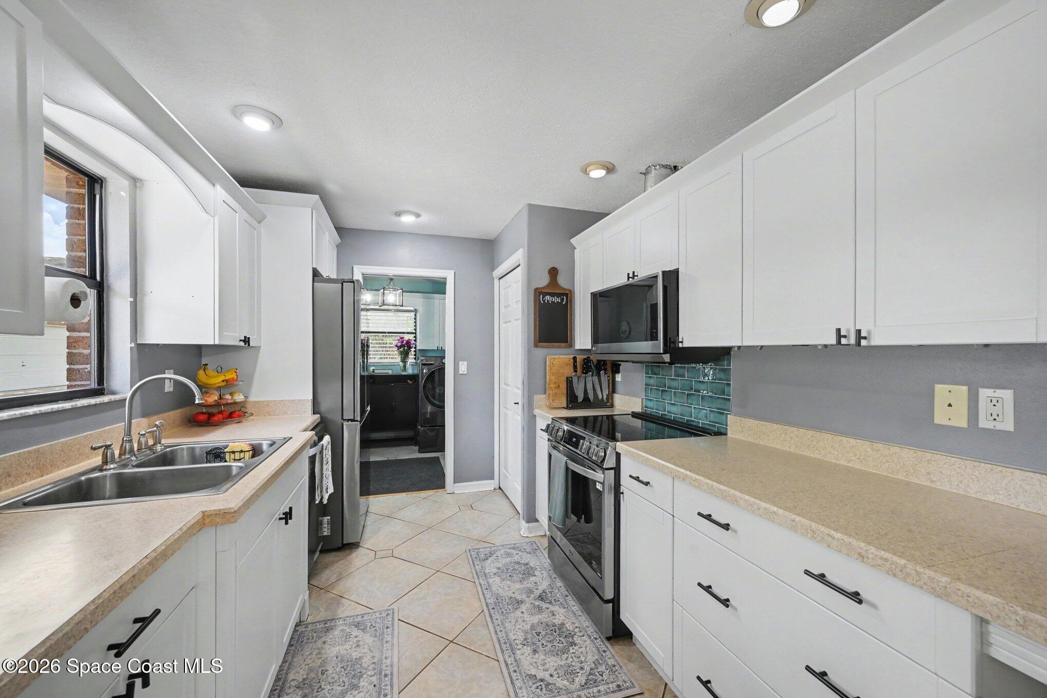3200 Southwest Bayfield Street Cocoa, FL 32926 - Photo 11 of 34 011_file_9457