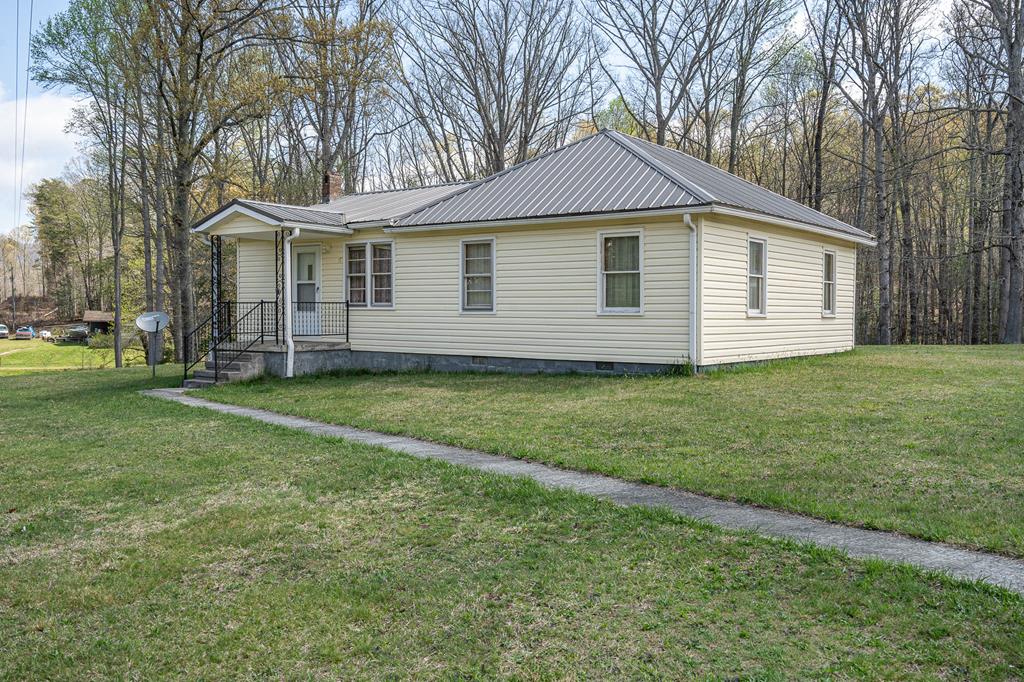 1453 Wolfcreek Road Murphy, NC 28906 - Photo 1 of 42 Main View