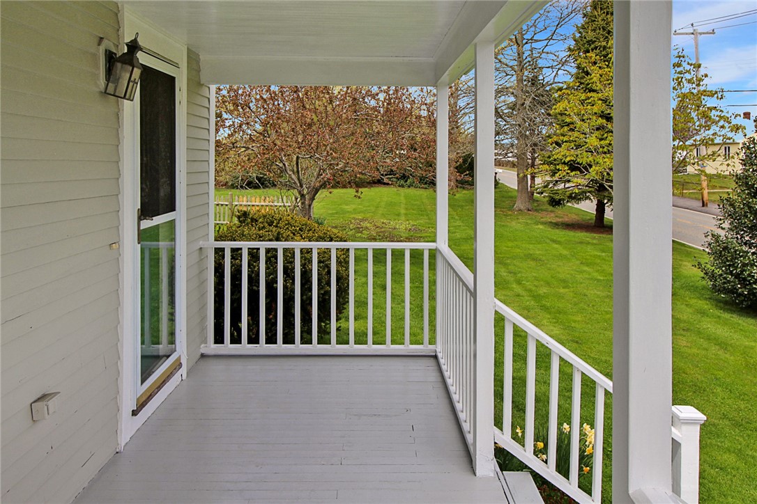 475 Turner Road Middletown, RI 02842 - Photo 4 of 44 Front Porch