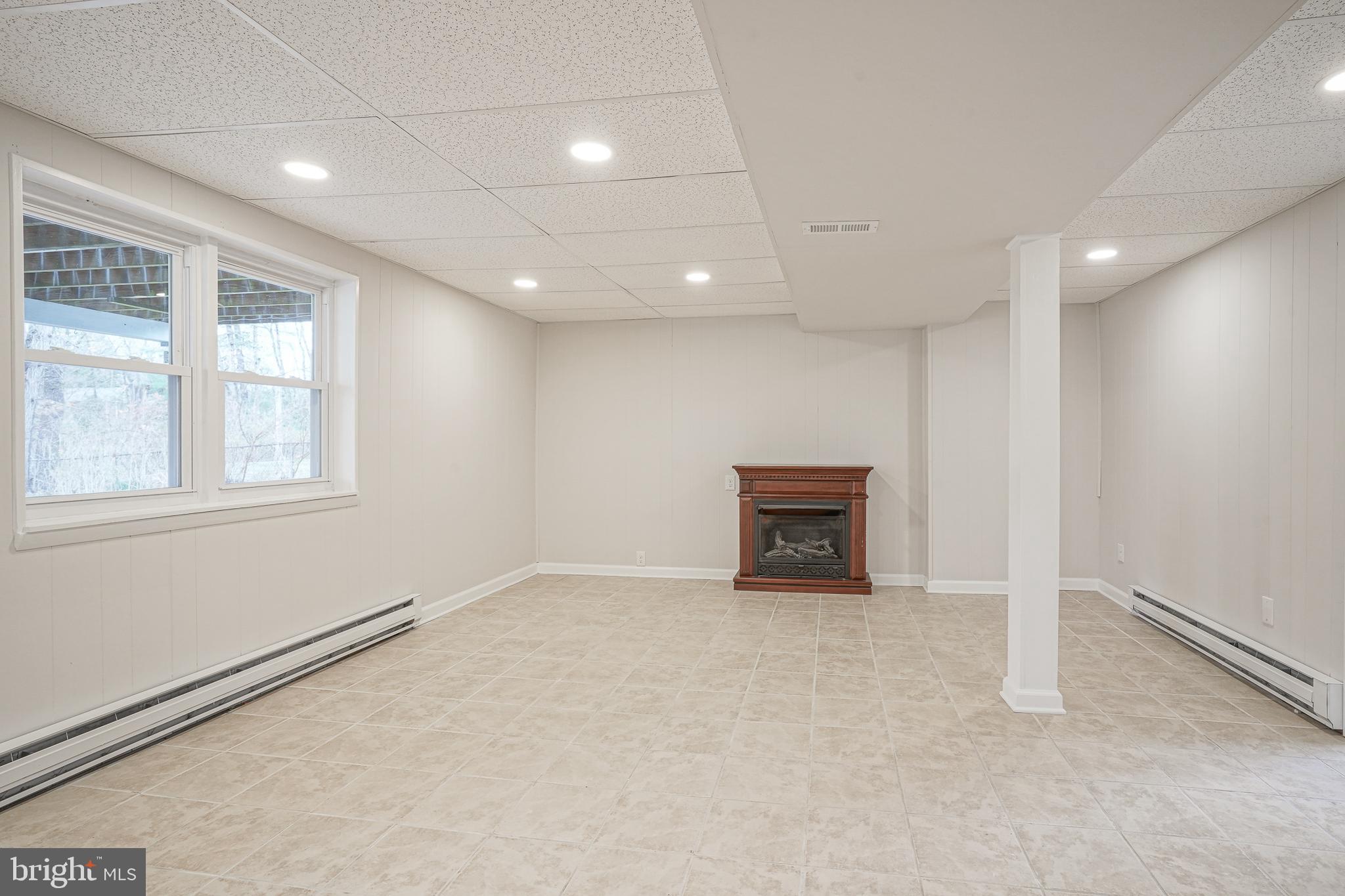 3 Alberts Avenue Sicklerville, NJ 08081 - Photo 28 of 36 an empty room with windows