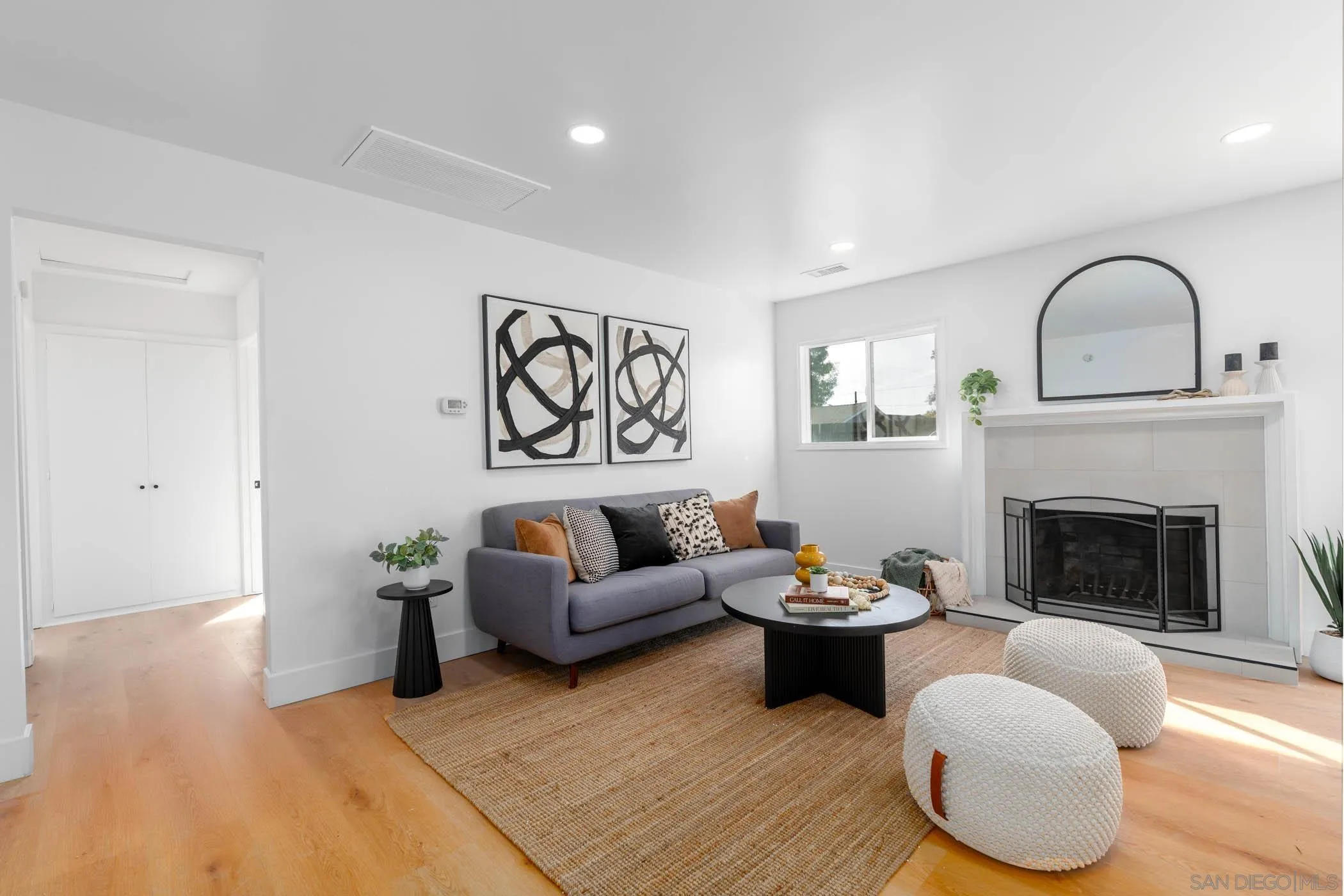 12918 Seiler Street Poway, CA 92064 - Photo 4 of 25 a living room with furniture