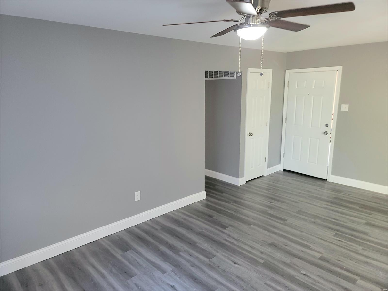 10050 Willdan Drive St. Louis, MO 63123 - Photo 4 of 9