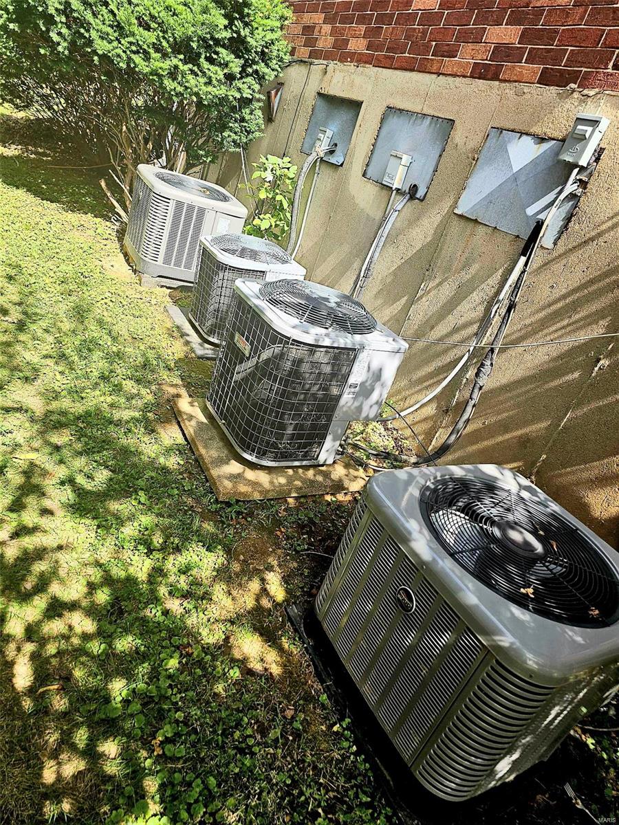 10050 Willdan Drive St. Louis, MO 63123 - Photo 9 of 9