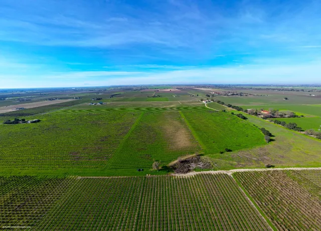 a view of a tennis court