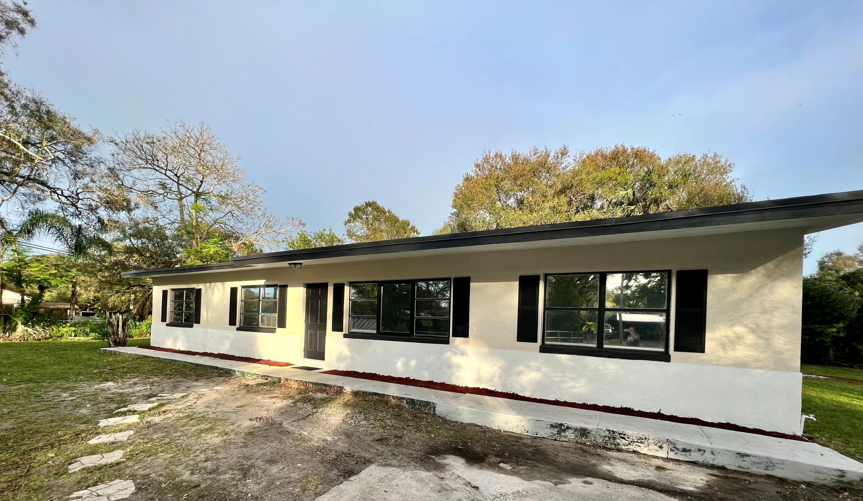 2910 McNeil Road Fort Pierce, FL 34981 - Photo 1 of 21 Front