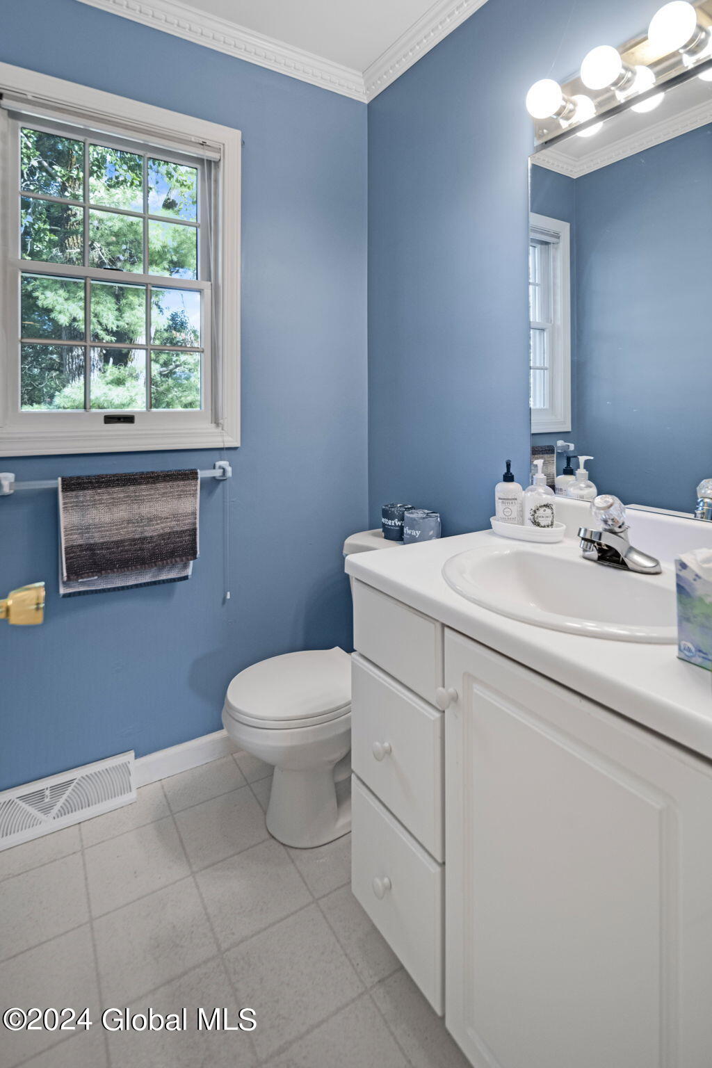 7 Van Rensselaer Way Bethlehem, NY 12077 - Photo 9 of 32 Interior 07