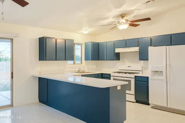 $1,600 | 112 Buffalo Drive, Huachuca City, AZ 85616