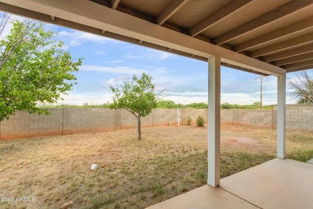 $1,600 | 112 Buffalo Drive, Huachuca City, AZ 85616