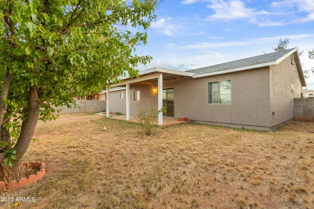 $1,600 | 112 Buffalo Drive, Huachuca City, AZ 85616