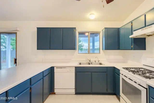 $1,600 | 112 Buffalo Drive, Huachuca City, AZ 85616