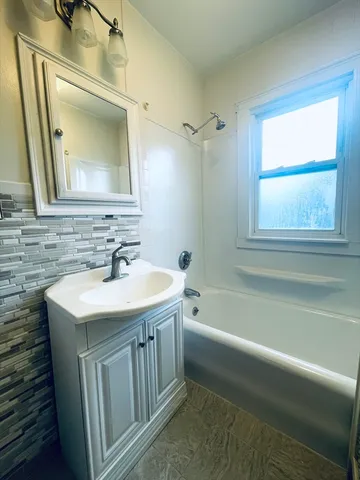 $2,700 | 8 Narragansett Street, Unit 2, Boston, MA 02122