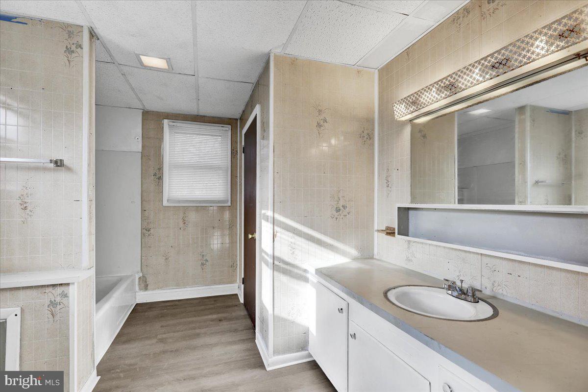 421 North Partridge Street Lebanon, PA 17046 - Photo 12 of 15 Full bathroom