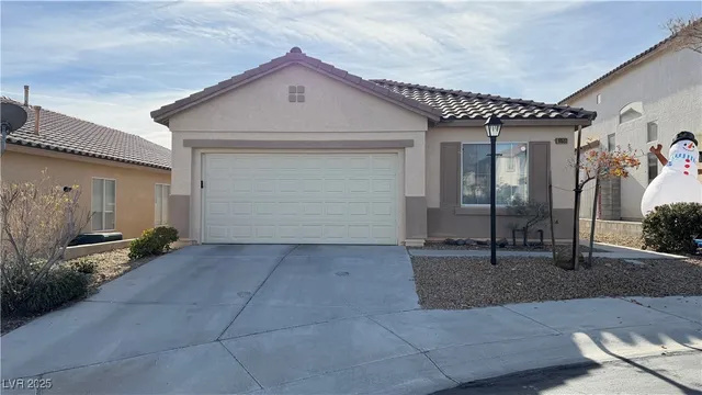$1,850 | 10533 Early Heights Court, Las Vegas, NV 89129