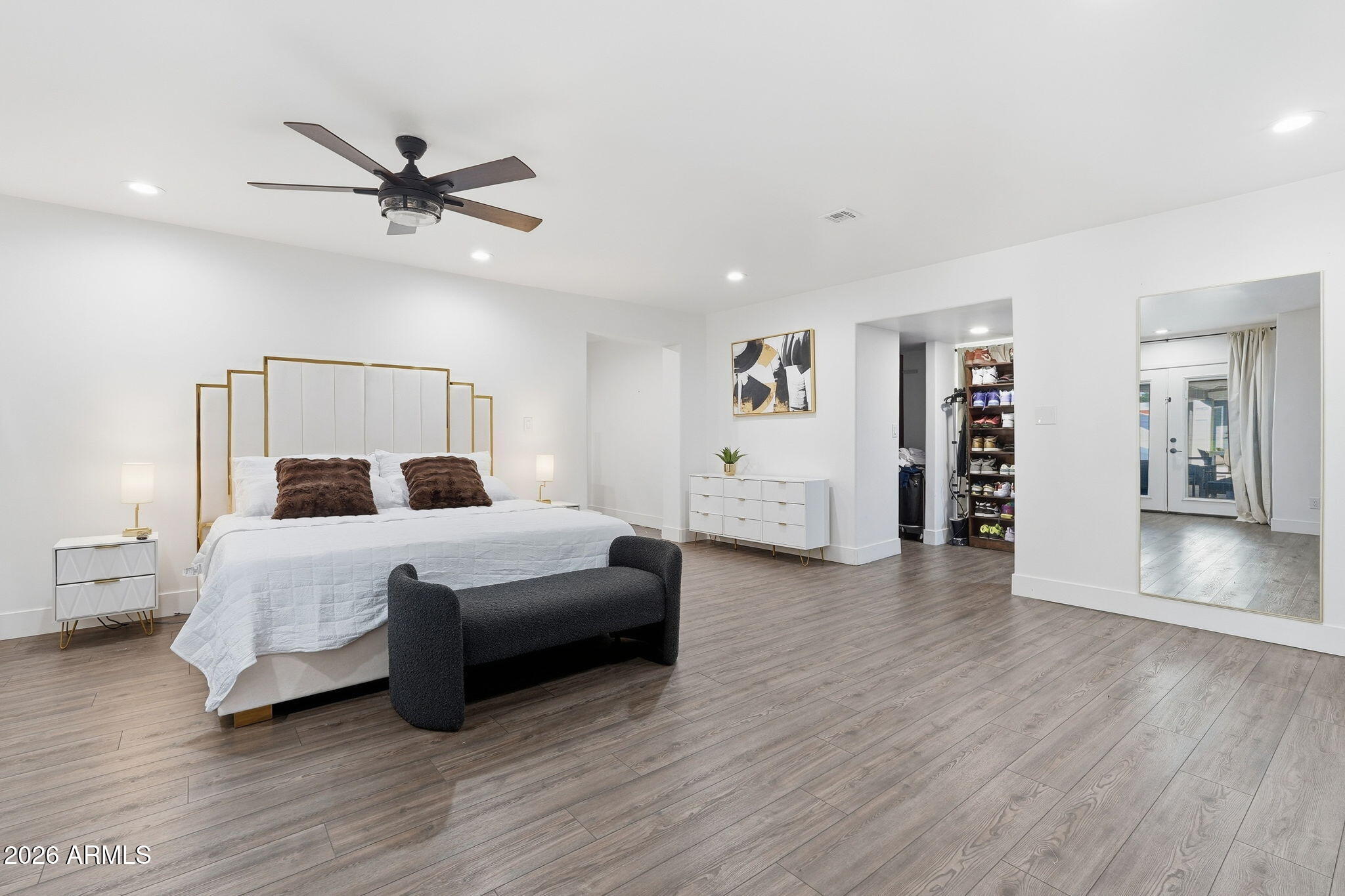 5009 East Wethersfield Road Scottsdale, AZ 85254 - Photo 13 of 30 a bedroom with a bed and a view of bedroom
