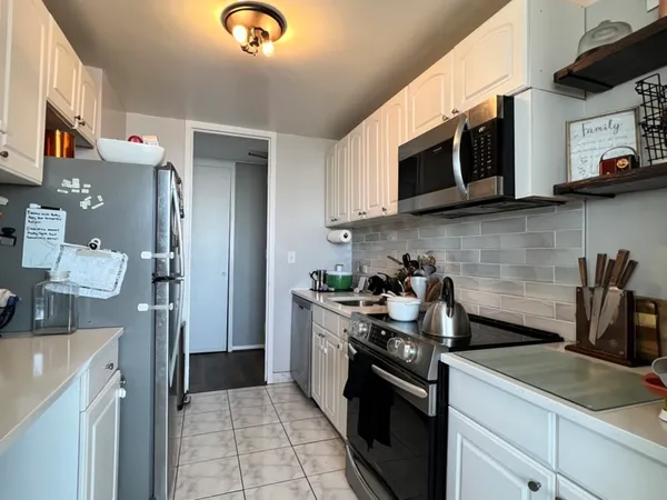 $230,000 | 4800 South Chicago Beach Drive, Unit 2006S, Chicago, IL 60615