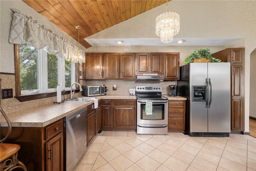 77 Cherry Hill Road Johnston, RI 02919 - Photo 5 of 31