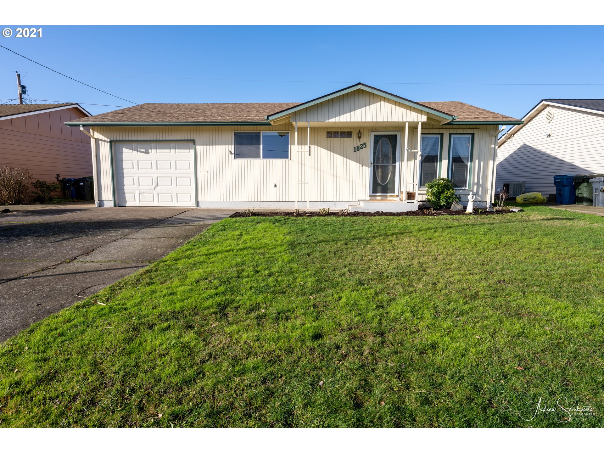 1825 Thompson Road Woodburn, OR 97071 - Photo 1 of 12 Gallery Image 1