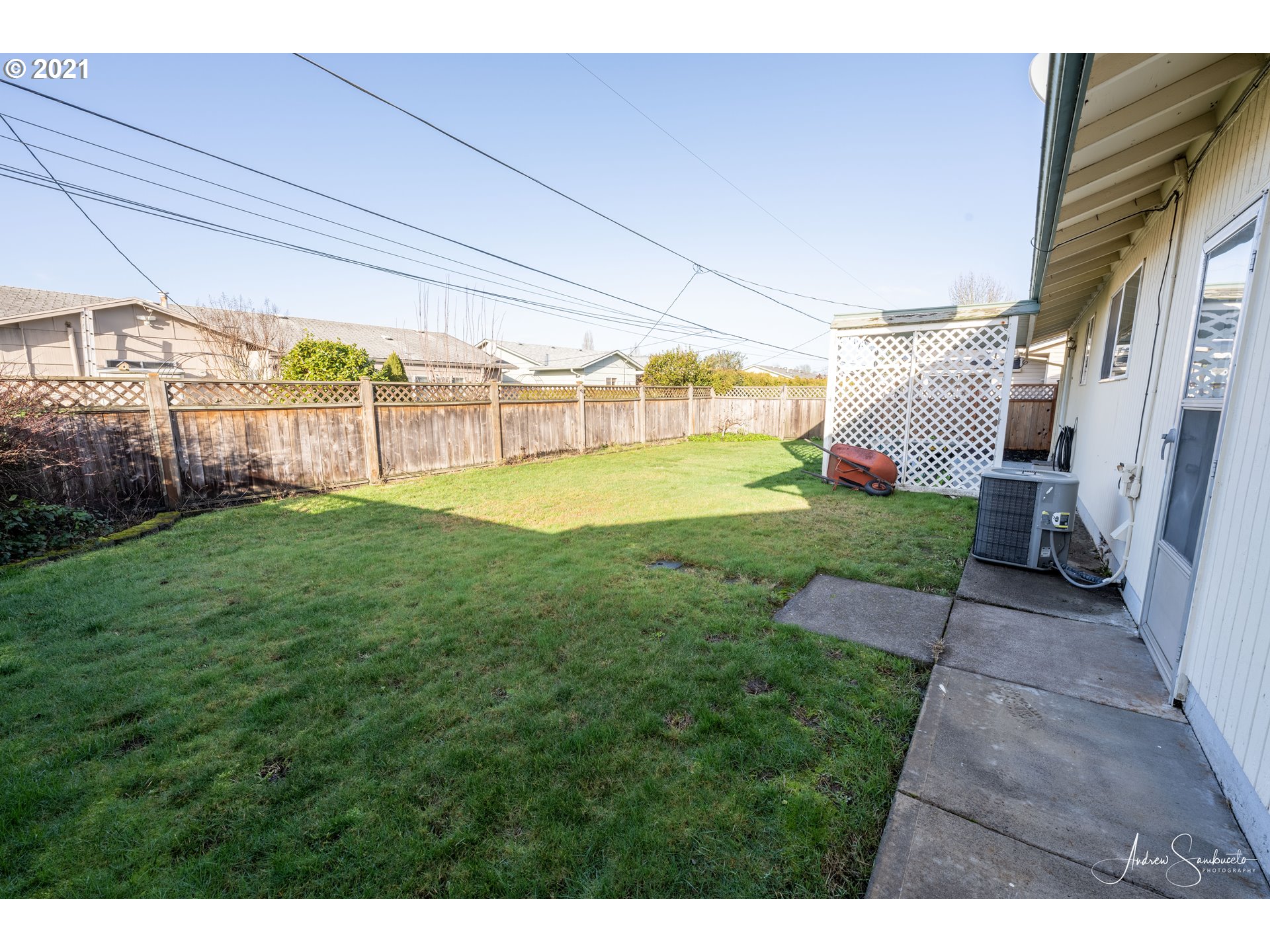 1825 Thompson Road Woodburn, OR 97071 - Photo 11 of 12 Gallery Image 11
