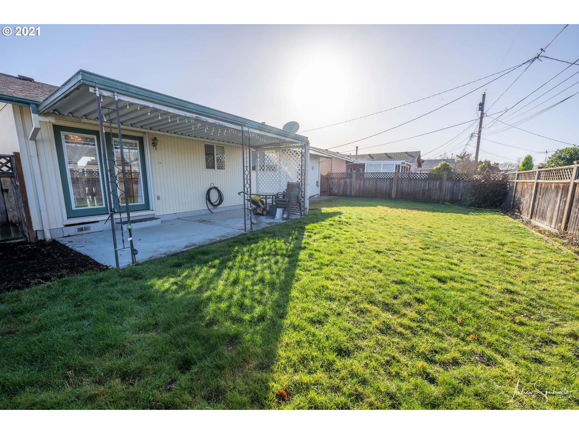 1825 Thompson Road Woodburn, OR 97071 - Photo 10 of 12 Gallery Image 10