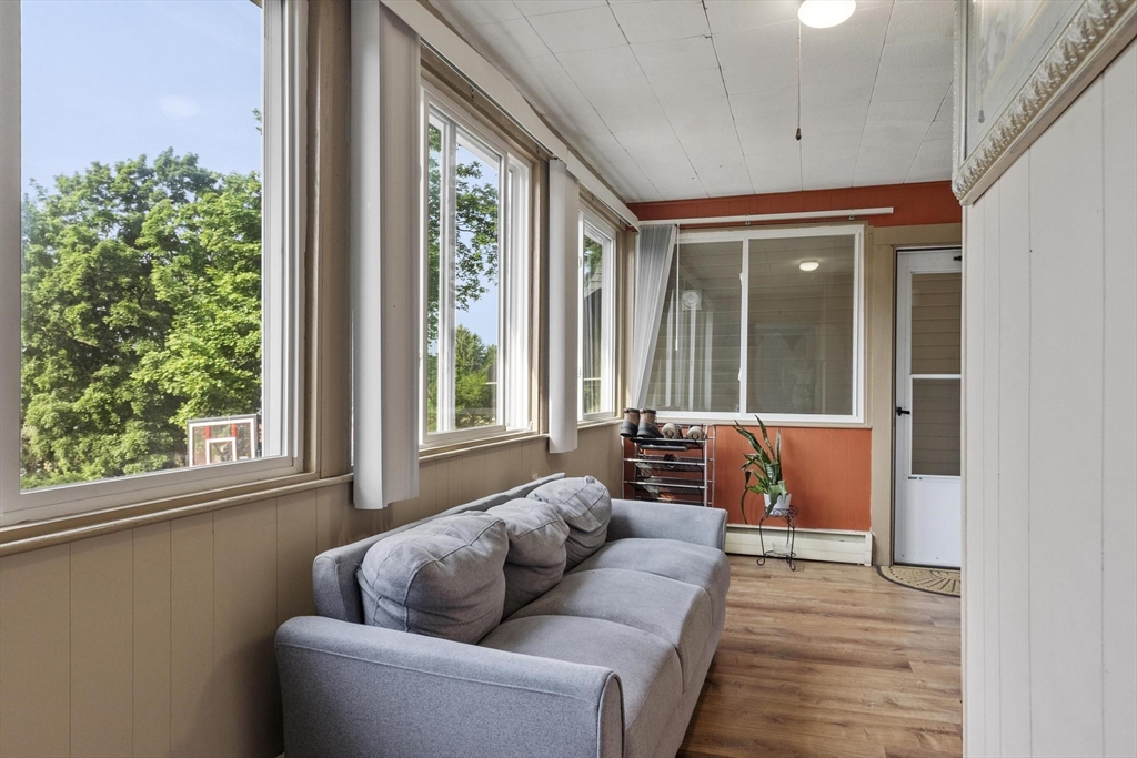 11 Wayne Street Worcester, MA 01603 - Photo 27 of 30