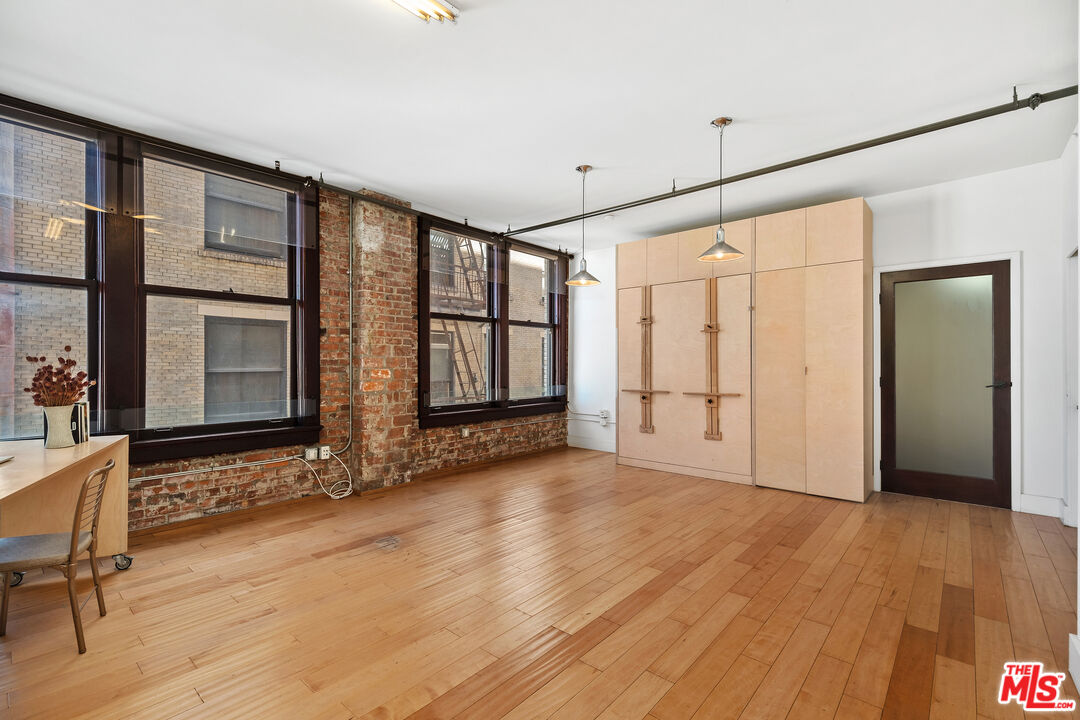 460 South Spring Street, Unit 1008 Los Angeles, CA 90013 - Photo 11 of 20