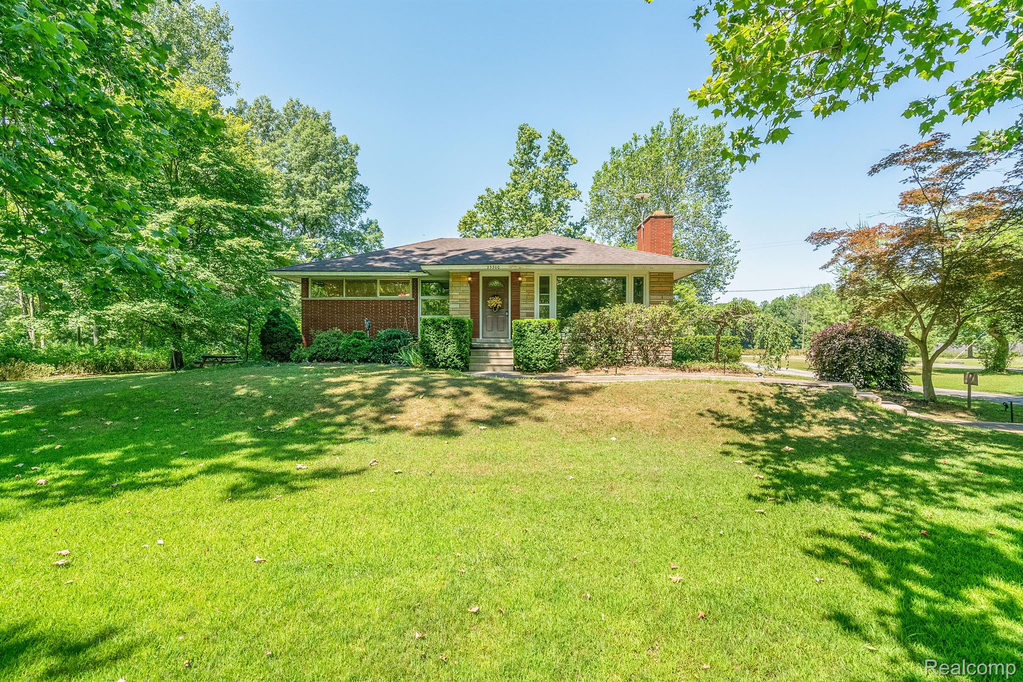 23300 Middlebelt Road New Boston, MI 48164 - Photo 1 of 43 Gallery Image 1