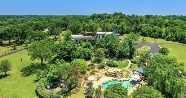 $1,800,000 | 310 Ball Park Loop, Denison, TX 75020