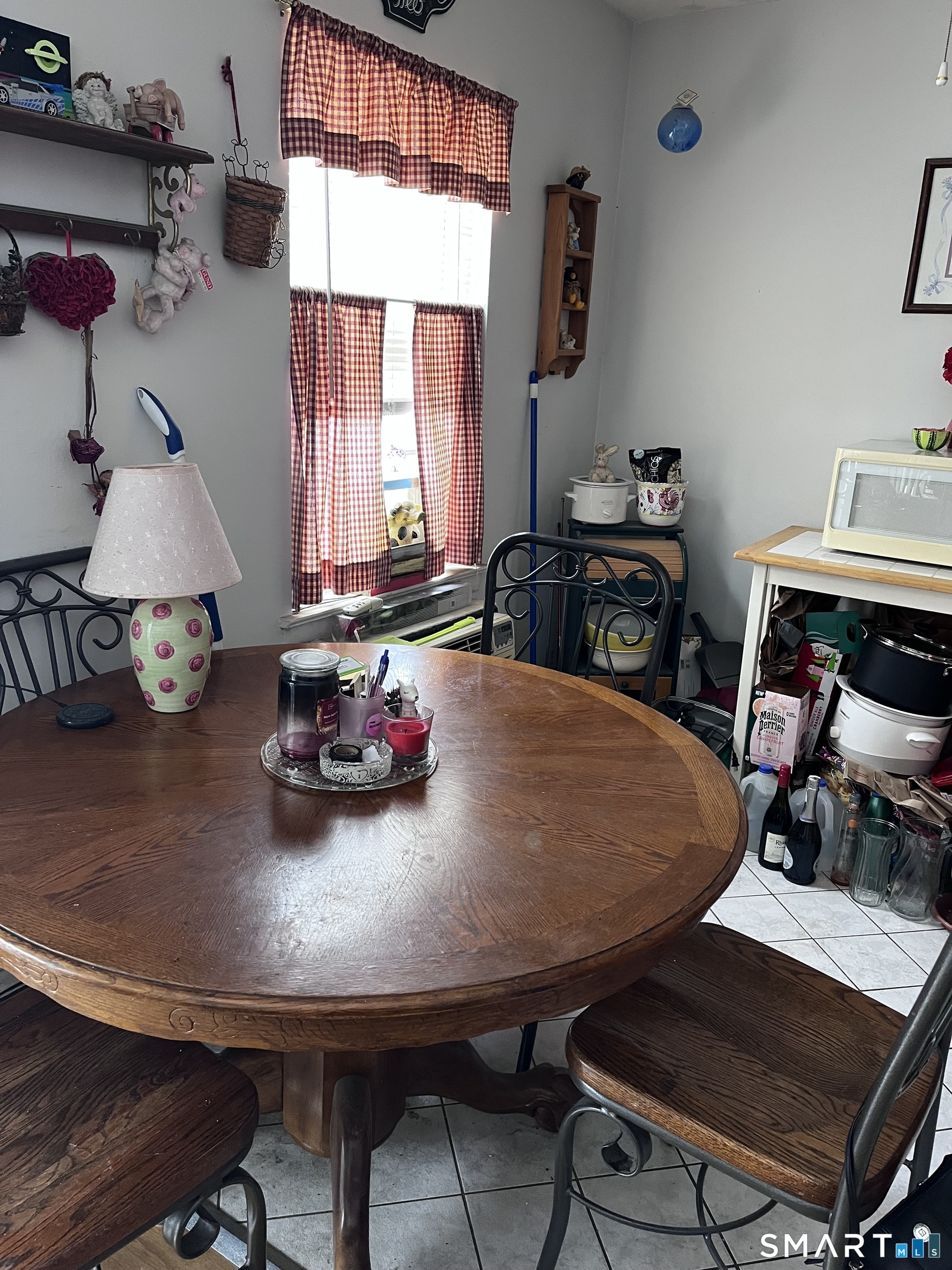 29 Balance Rock Road, Unit 5 Seymour, CT 06483 - Photo 3 of 10 a dining room with furniture and window
