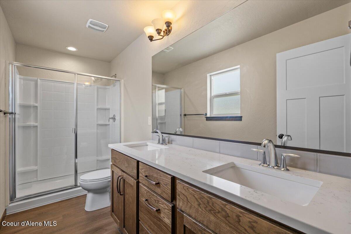 8544 West Seed Avenue Rathdrum, ID 83858 - Photo 24 of 41 24-Primary Bathroom