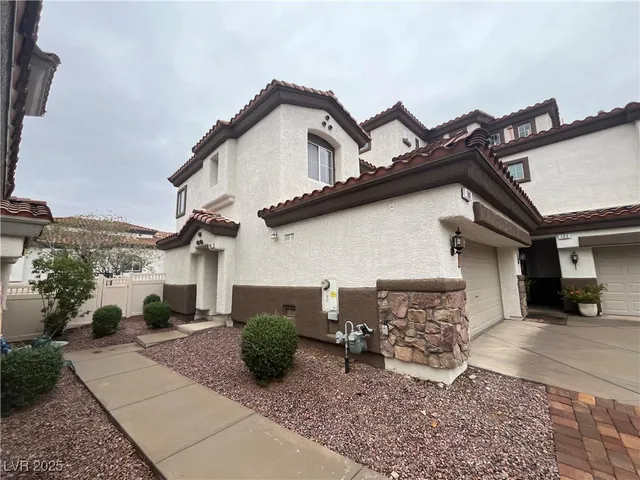 $1,865 | 1109 Tropical Star Lane, Unit 1, Henderson, NV 89002