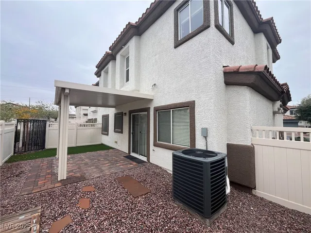 $1,865 | 1109 Tropical Star Lane, Unit 1, Henderson, NV 89002