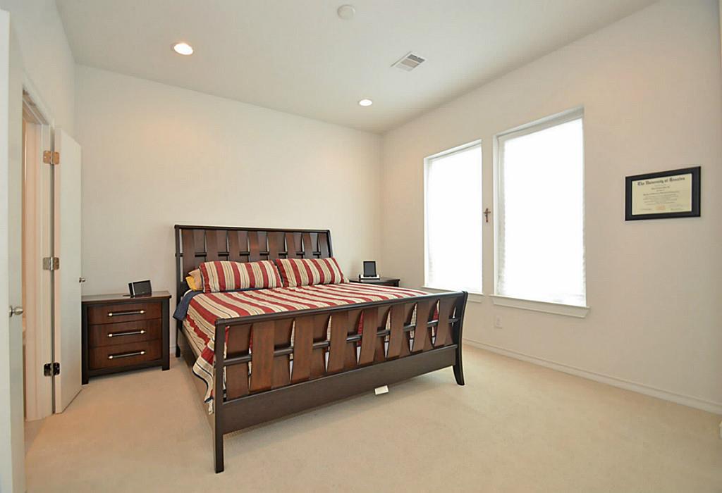 2713 Clay Street Houston, TX 77003 - Photo 4 of 24 Spacious Master Retreat with plenty of natural sunlight.