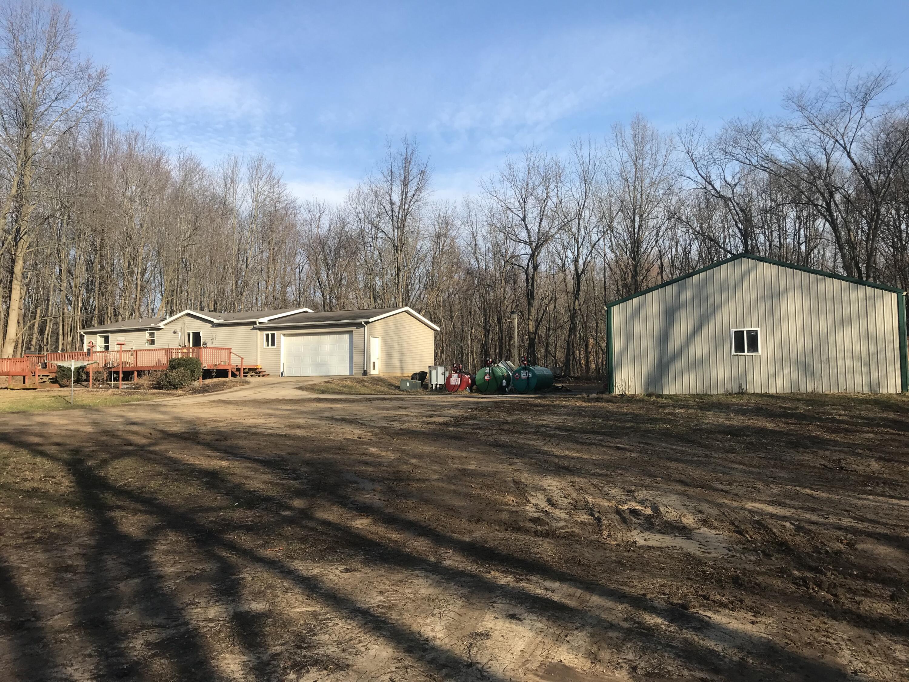14131 Hoffman Road Marcellus, MI 49067 - Photo 3 of 28 IMG_9372