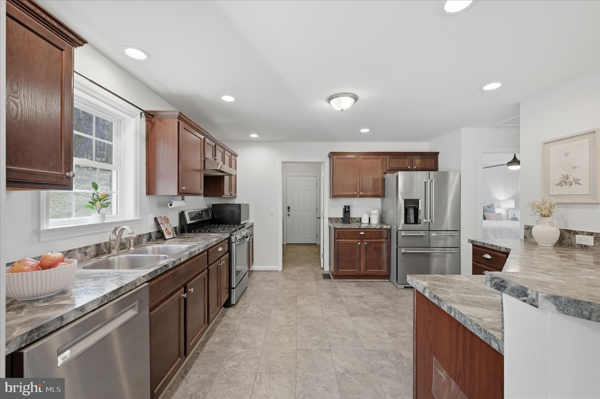 168 Deer Trail Road Front Royal, VA 22630 - Photo 11 of 58 Kitchen