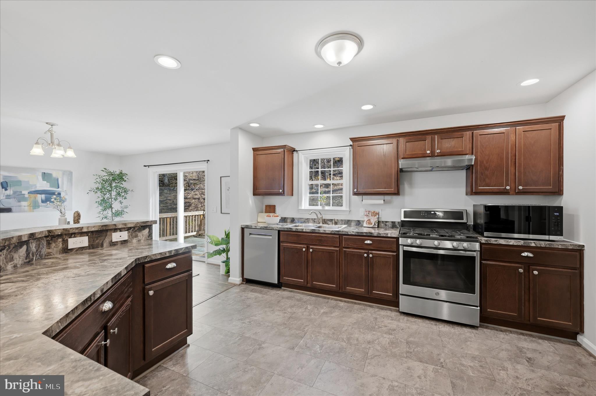 168 Deer Trail Road Front Royal, VA 22630 - Photo 13 of 58 Kitchen