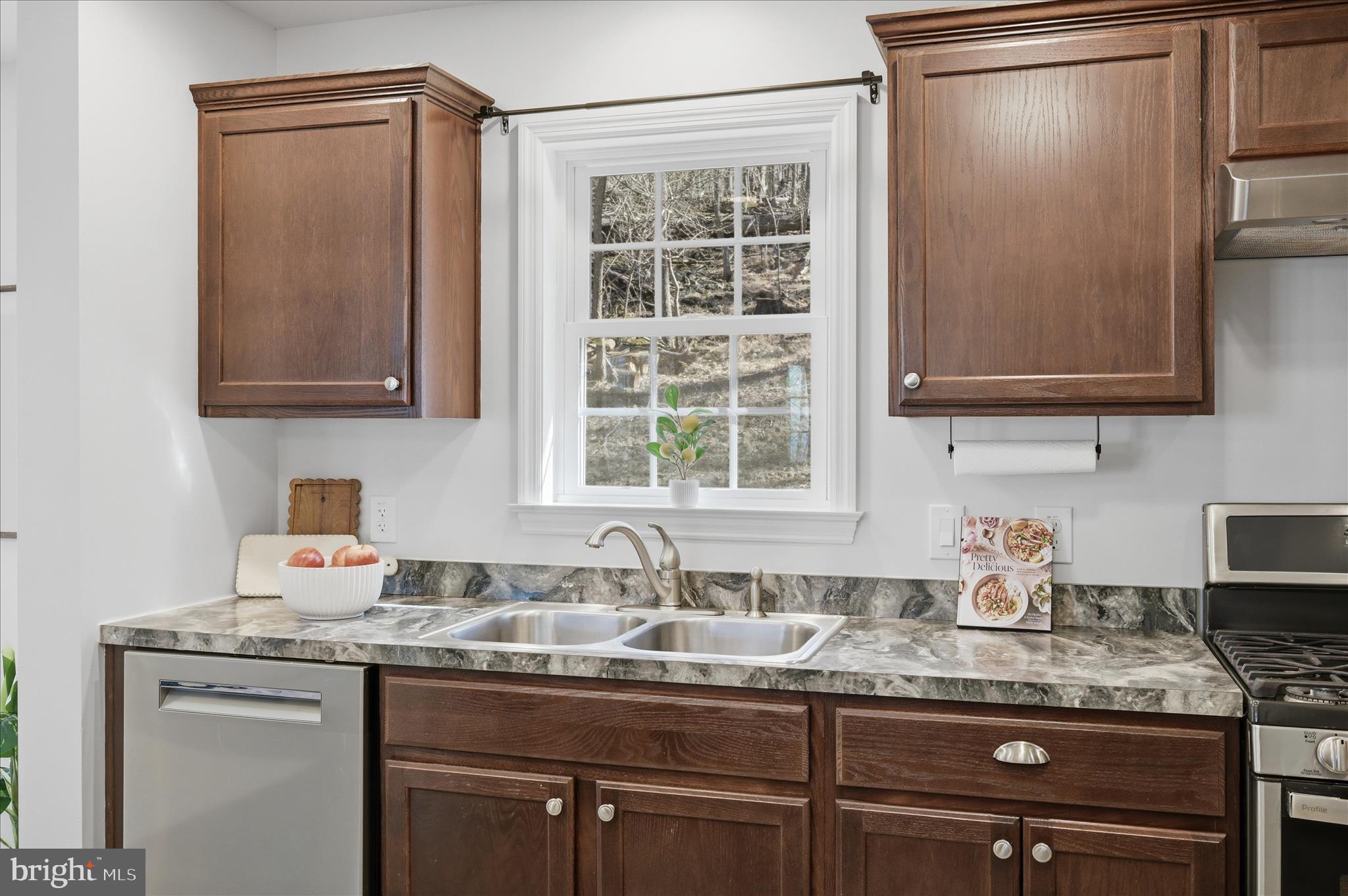 168 Deer Trail Road Front Royal, VA 22630 - Photo 15 of 58 Kitchen