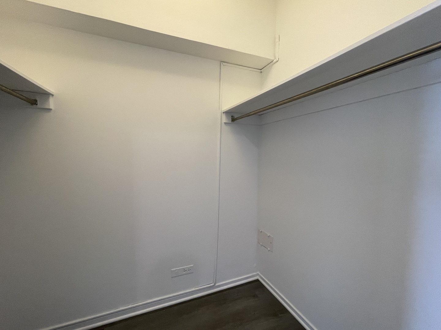 175 East Delaware Place, Unit 5004 Chicago, IL 60611 - Photo 12 of 17 a view of a small space