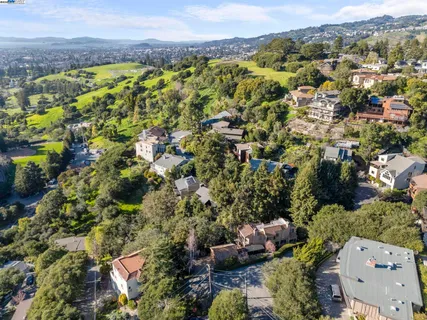 $1,895,000 | 3 Abbott Way, Piedmont, CA 94618