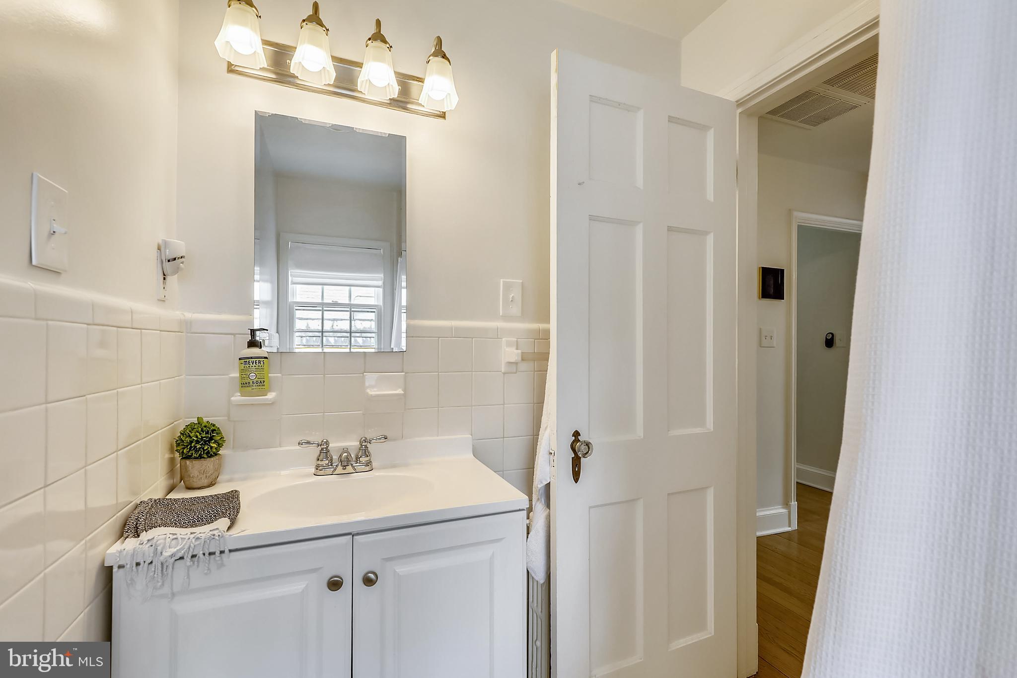 7704 Chatham Road Chevy Chase, MD 20815 - Photo 32 of 43 Upstairs hall bath