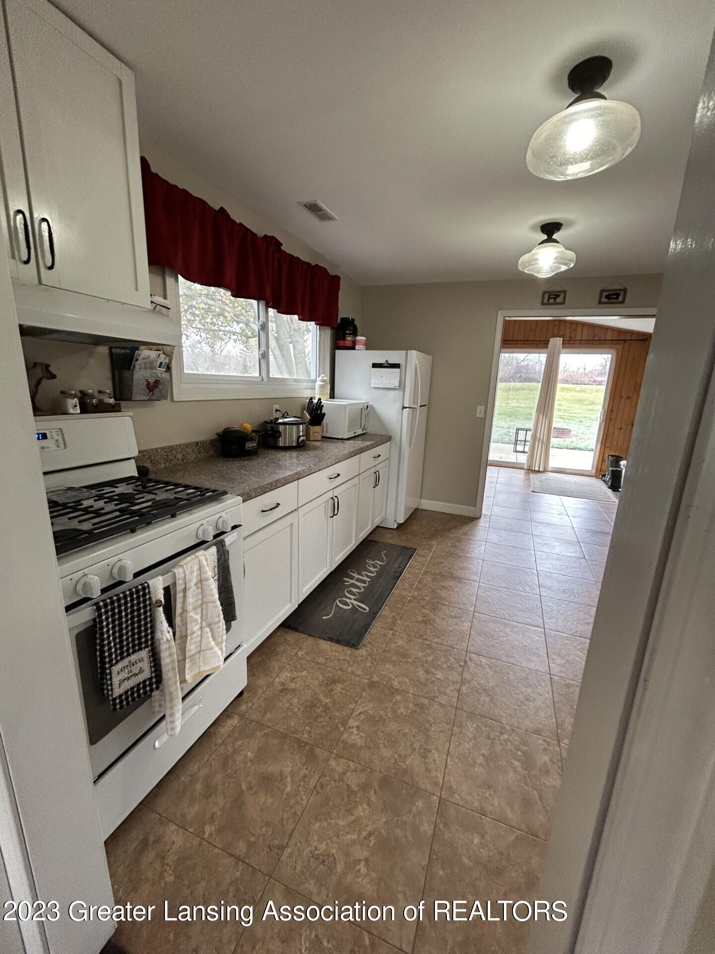 14076 Turner Road Dewitt, MI 48820 - Photo 12 of 23 thumbnail_IMG_1512