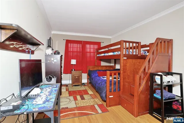 a very nice looking room with many windows