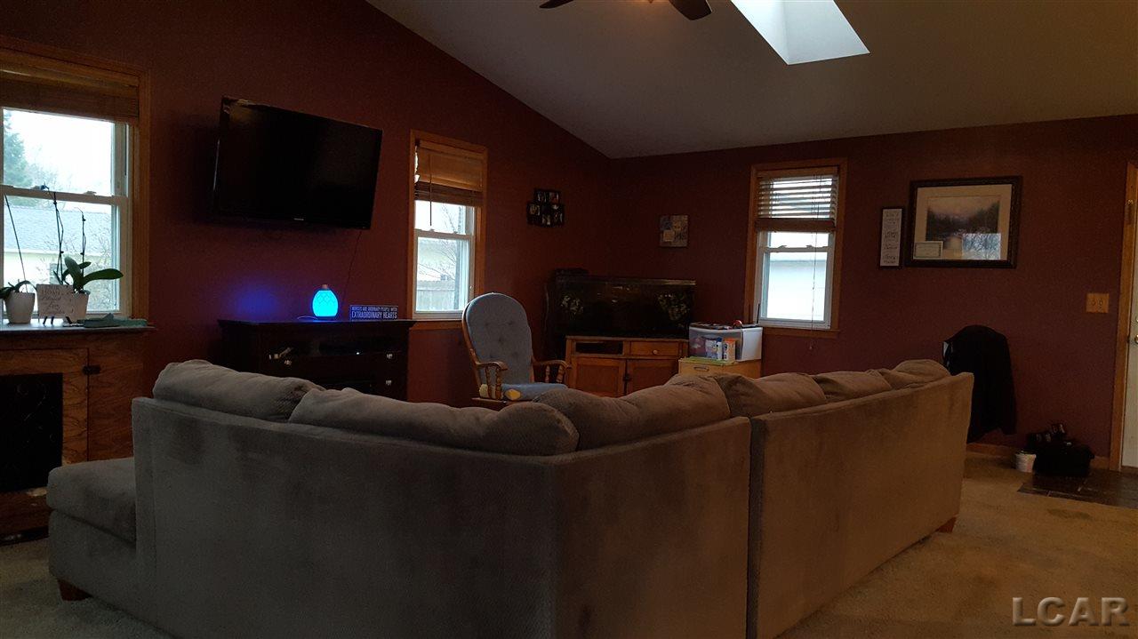 1007 West Russell Road Tecumseh, MI 49286 - Photo 5 of 10 31377709-4.JPG