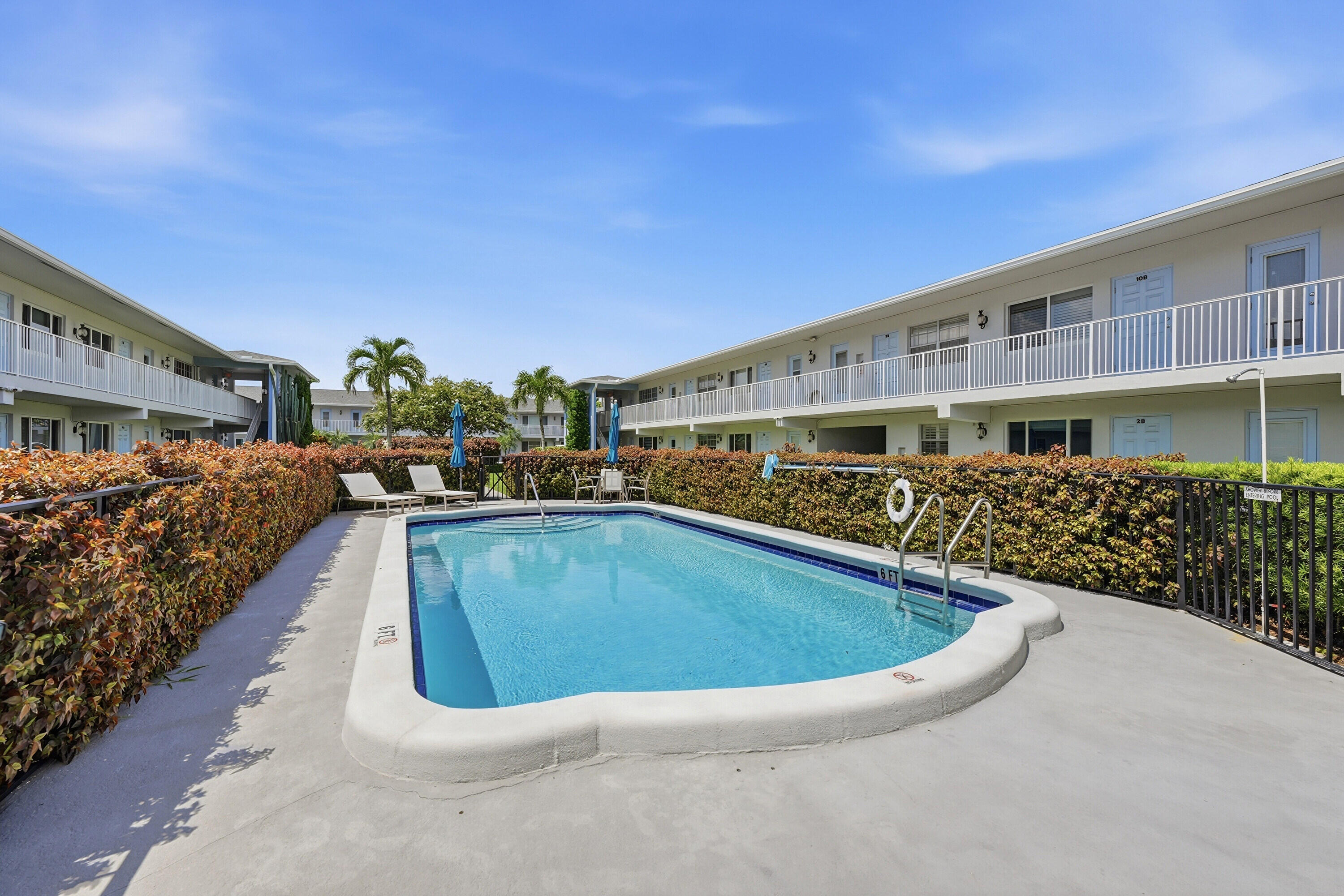 2110 Northeast 42nd Street, Unit 2B Lighthouse Point, FL 33064 - Photo 21 of 31 Pool