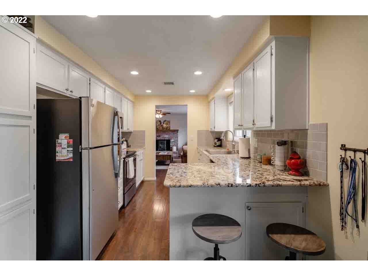 709 Southwest Mill Street Dallas, OR 97338 - Photo 9 of 32 Gallery Image 9