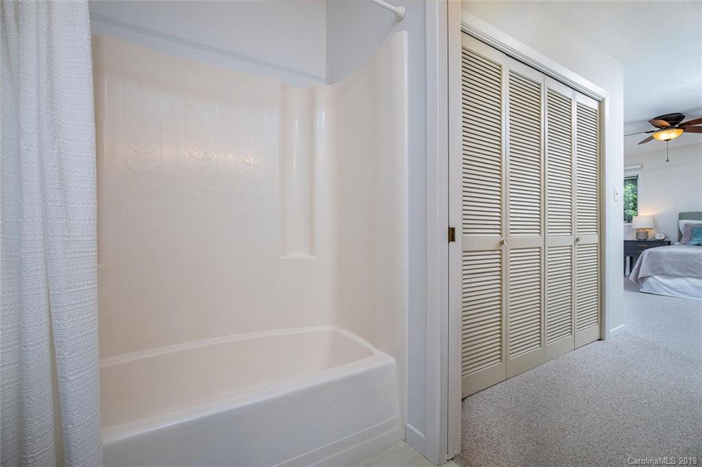 213 Oriole Road Brevard, NC 28712 - Photo 13 of 28 Gallery Image 13