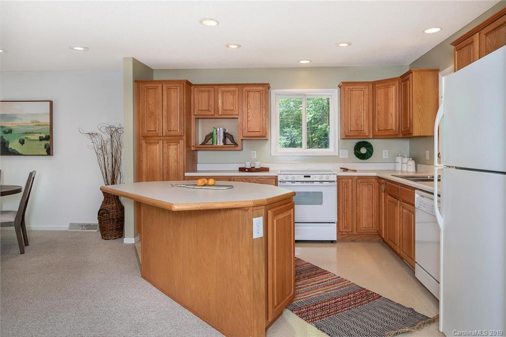 213 Oriole Road Brevard, NC 28712 - Photo 8 of 28 Gallery Image 8