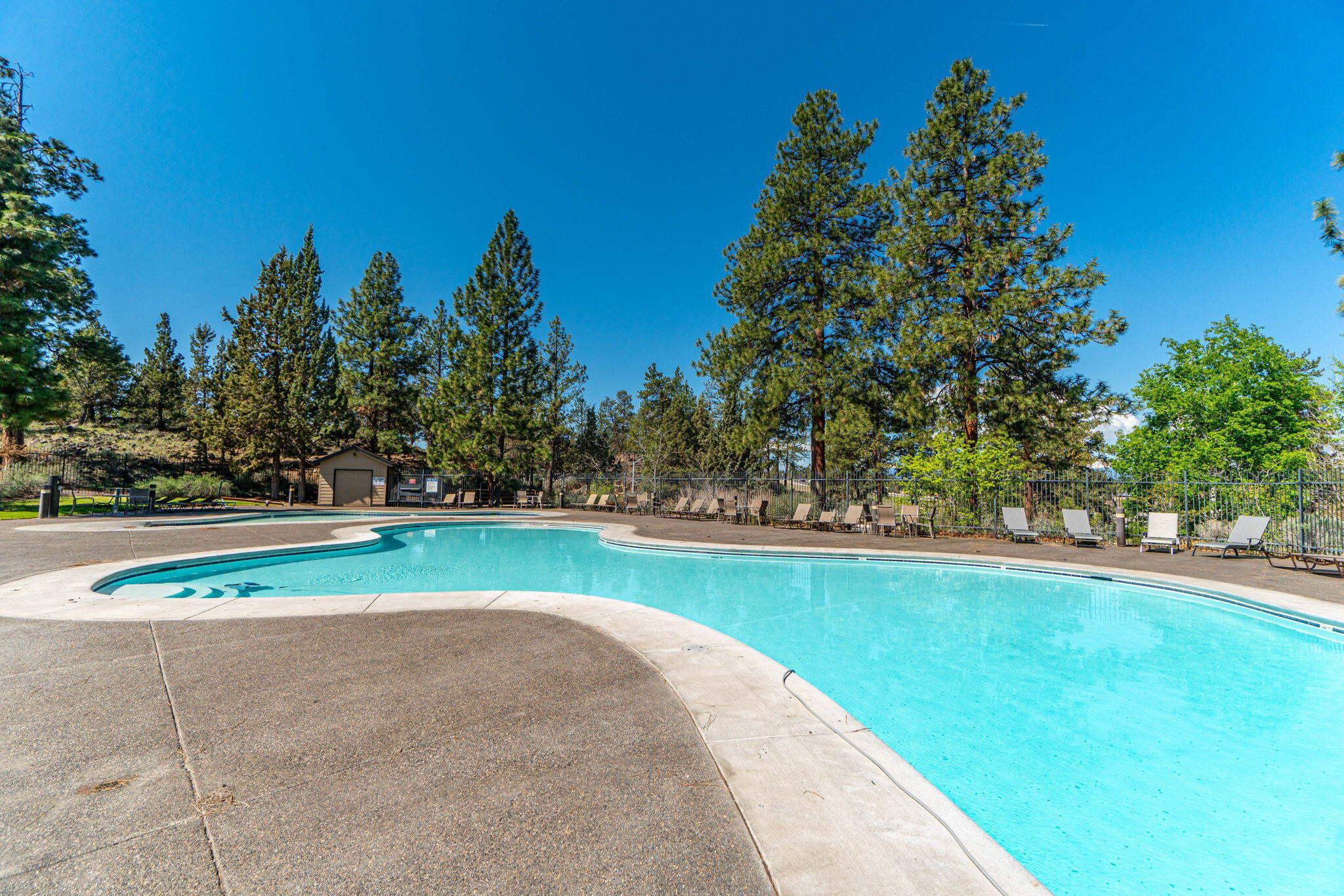 20844 Sotra Loop Bend, OR 97702 - Photo 30 of 41 Community pool