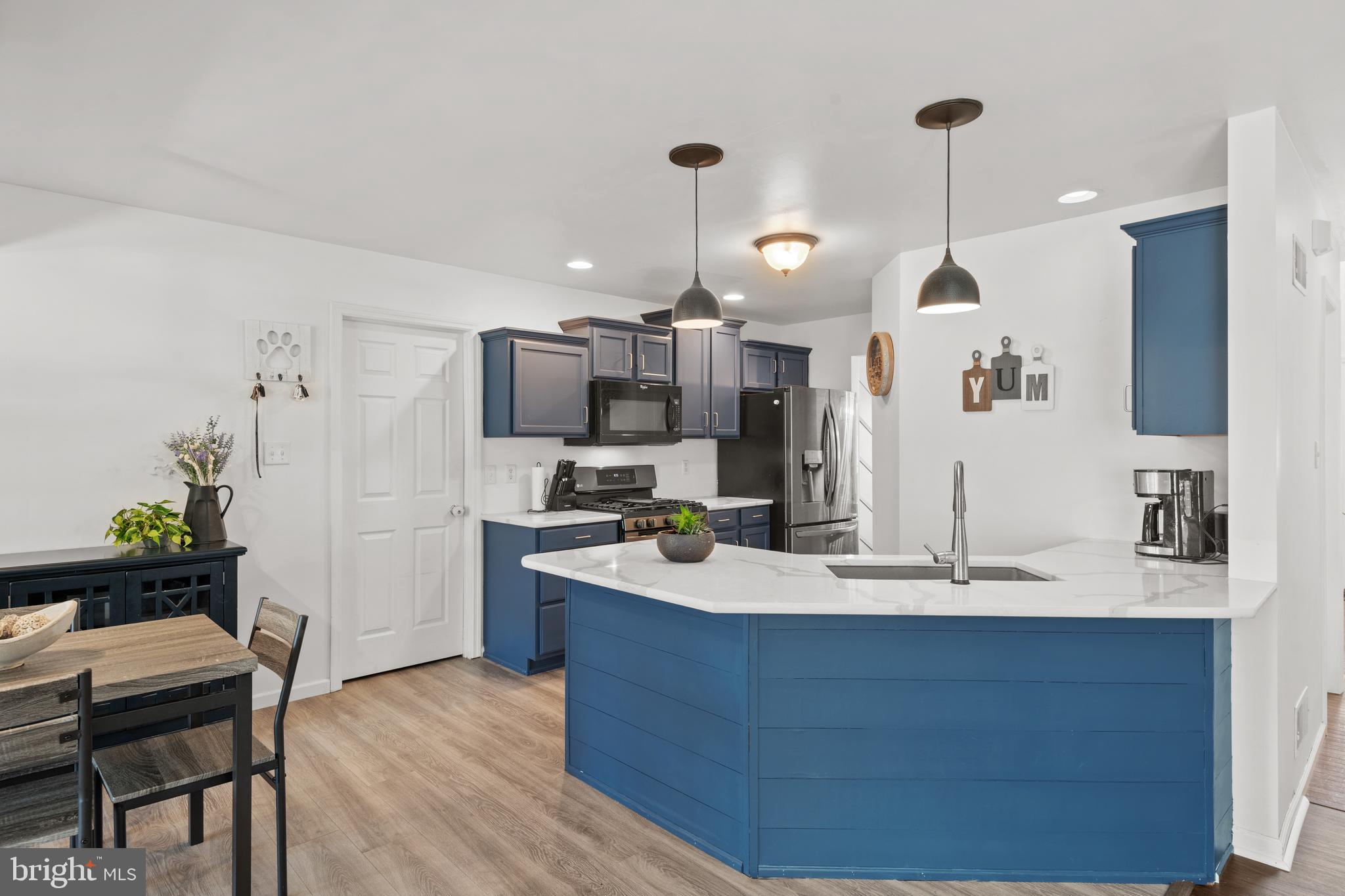 227 Deerfield Lane Lititz, PA 17543 - Photo 4 of 43 Gallery Image 4