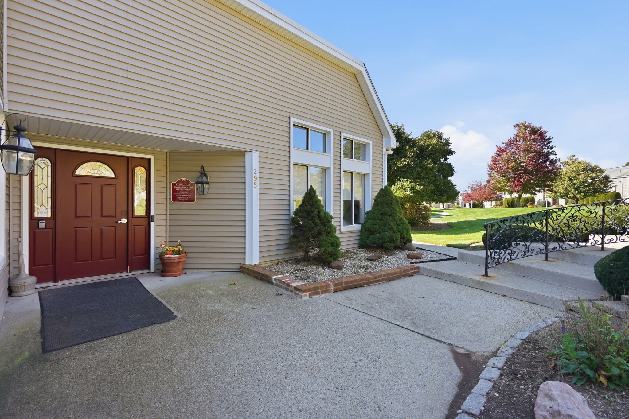 91 Nassau Drive, Unit 91 Springfield, MA 01129 - Photo 26 of 37 Gallery Image 26