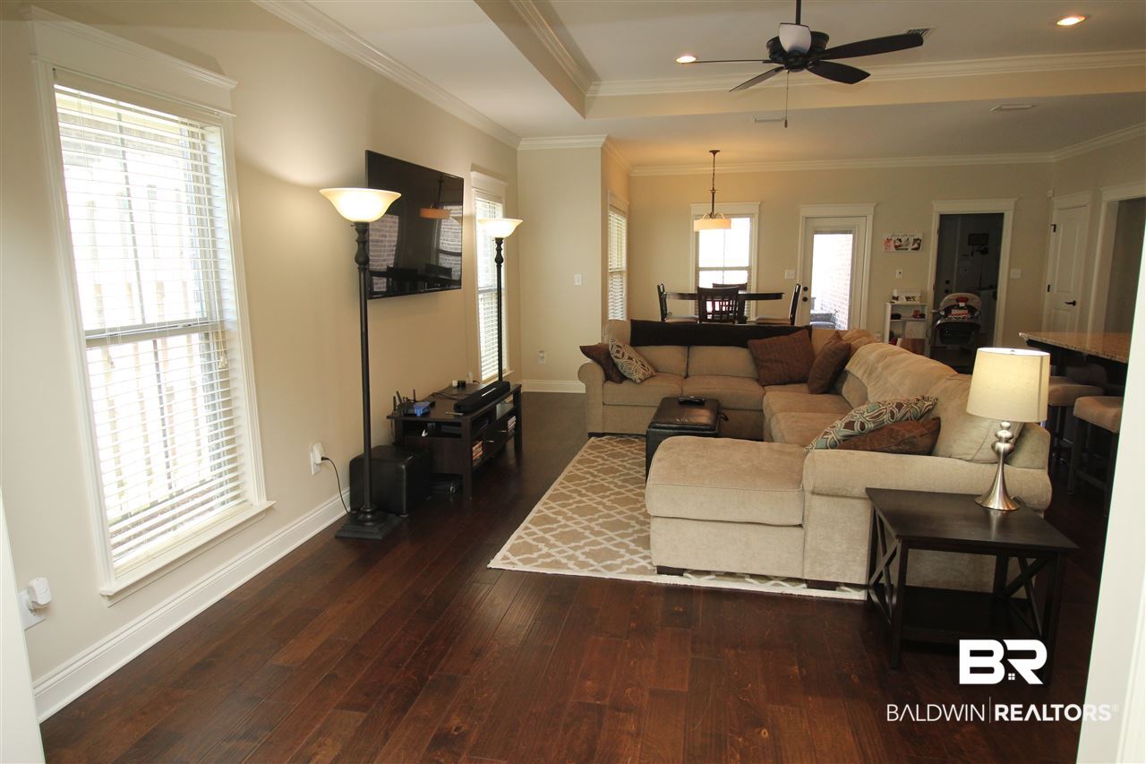 6154 Louise Place West Mobile, AL 36609 - Photo 4 of 25 Living Room